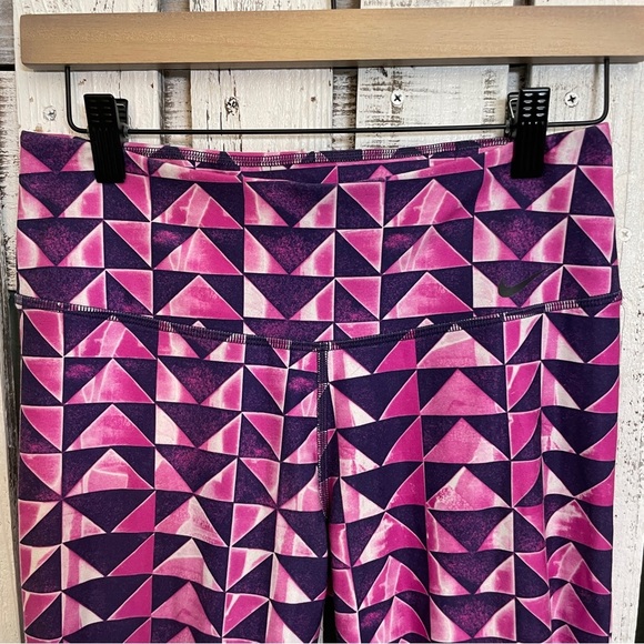 Nike Dri Fit Athletic Leggings Pink Purple GeometricPrint Capri Women Size Small - Picture 2 of 9